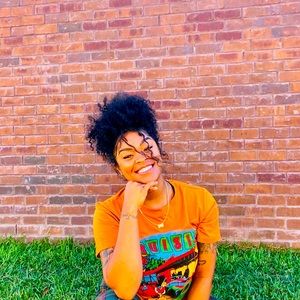 Meet your Posher, Mara